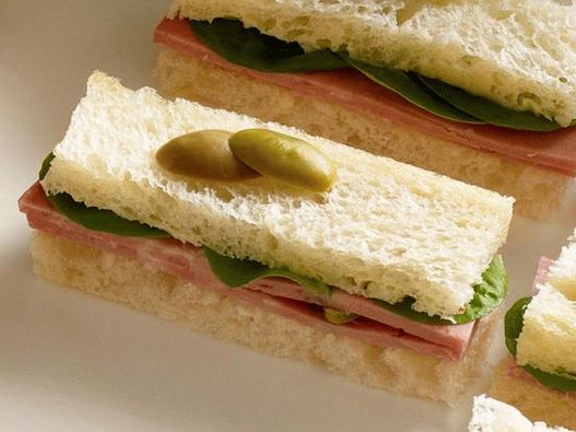 21. Panino con mortadella e crescione