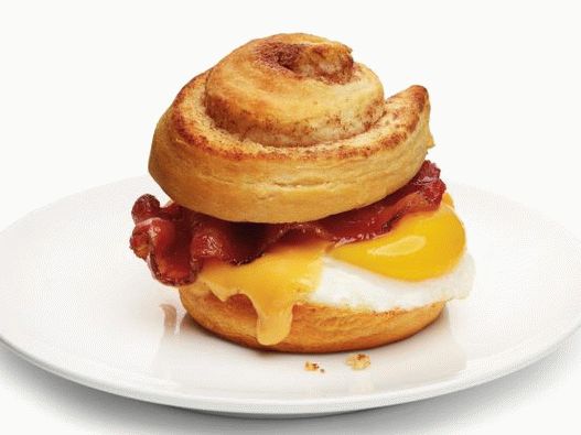 31. Panino con uovo e panino alla cannella