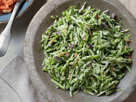 Insalata Cole Slow con broccoli e salsa