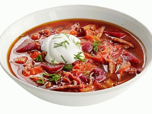 42. Borsch con carne di manzo.
