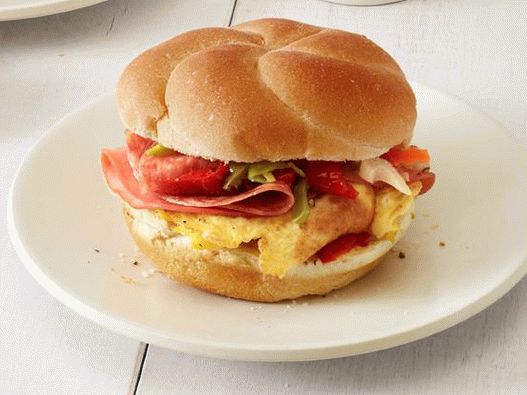4. Panino con salumi.