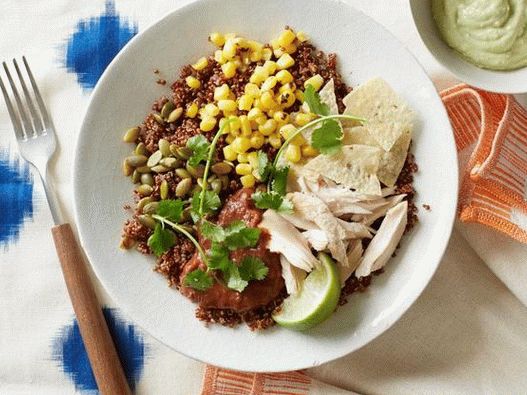 Foto del piatto - Ciotola di quinoa, pollo e crema di avocado