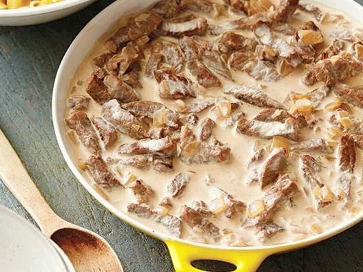 Foto di filetto alla Stroganoff di filetto di manzo con panna acida