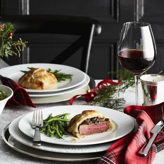 Foto di manzo Wellington con gorgonzola e crescione