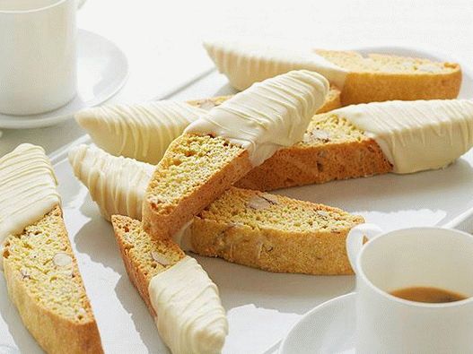 Foto di Biscotti con mandorle, note di limone e glassa