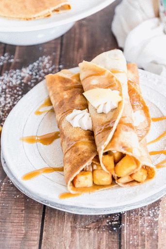 Frittelle con mele caramellate e crema di formaggio