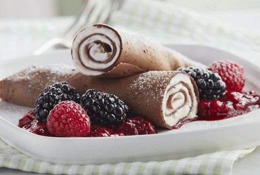 Frittelle con ripieno di arancia e frutti di bosco