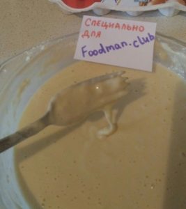 Pancake sottili nel latte