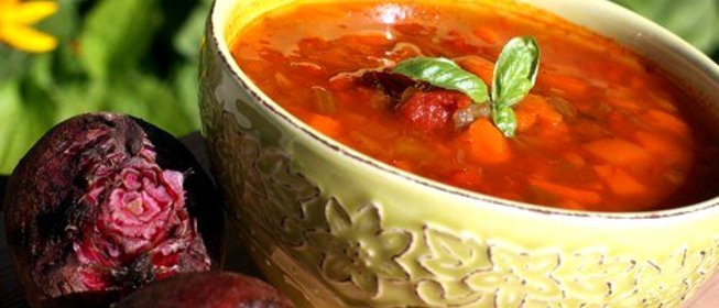 Borsch con succo di mirtillo rosso