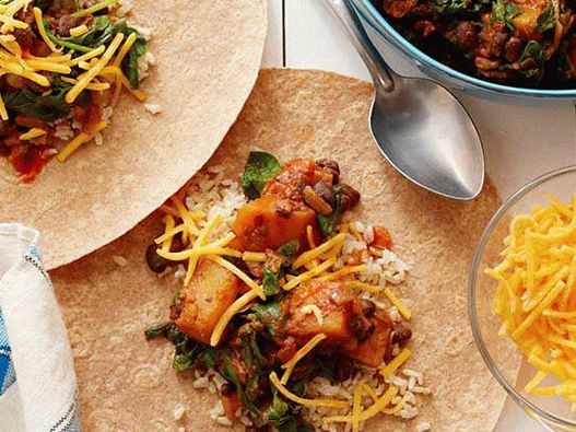 Foto di un burrito con una zucca