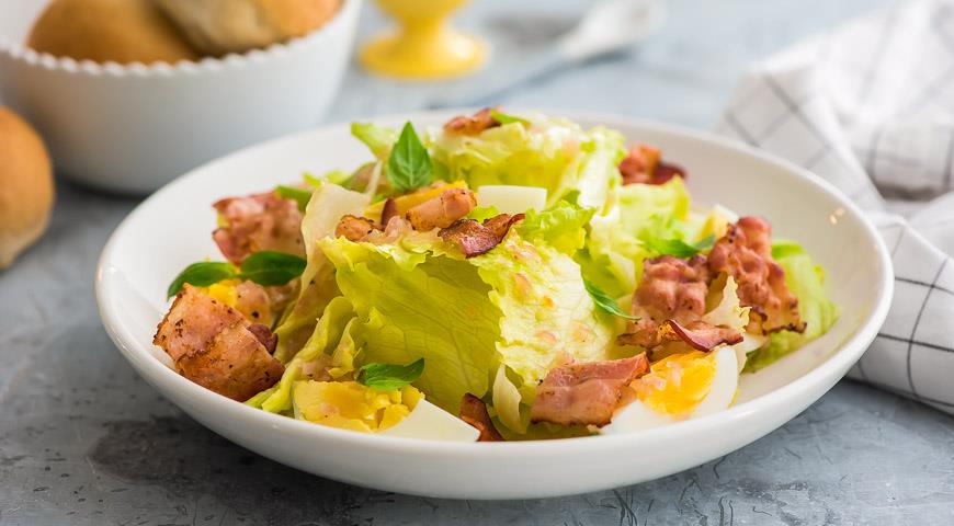 Insalata con pancetta e uova