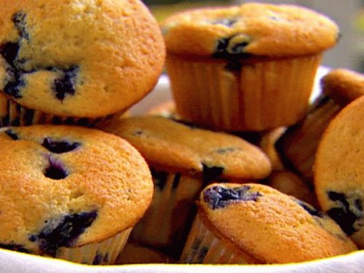 Foto muffin ai mirtilli su panna acida