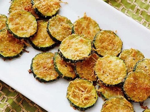 Photo Chips di zucchine con parmigiano