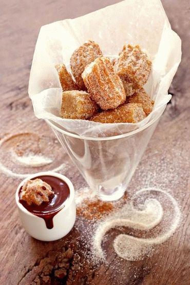 Foto di Churros con salsa al cioccolato e salsa