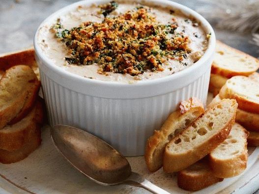 Salsa fotografica con funghi e carne