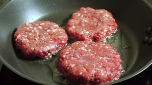 Cheeseburger fatti in casa