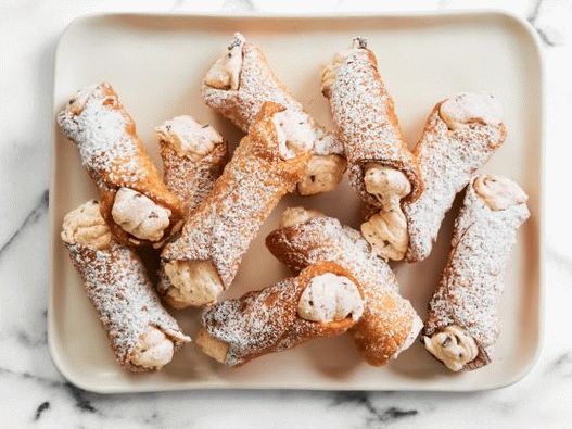 Foto cannoli fatti in casa con ricotta