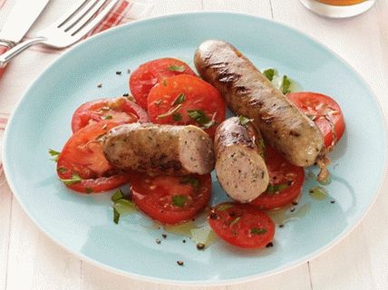 Foto di pollo fatto in casa e salsiccia di feta