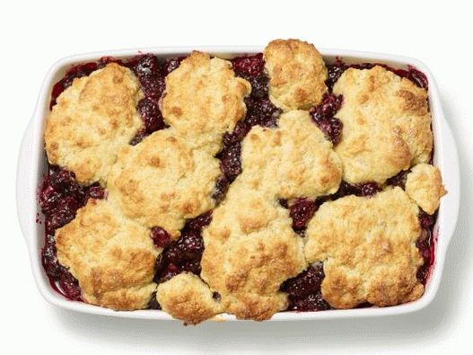 Foto Blackberry cobler sotto il coperchio della pasta