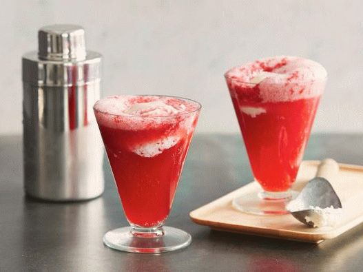 Foto Blackberry drink con gin e gelato