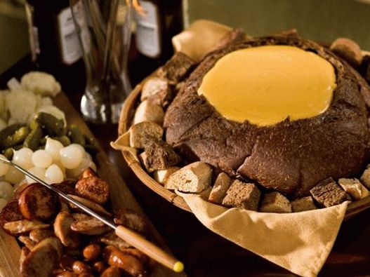 Foto di fonduta con birra e cheddar in tedesco