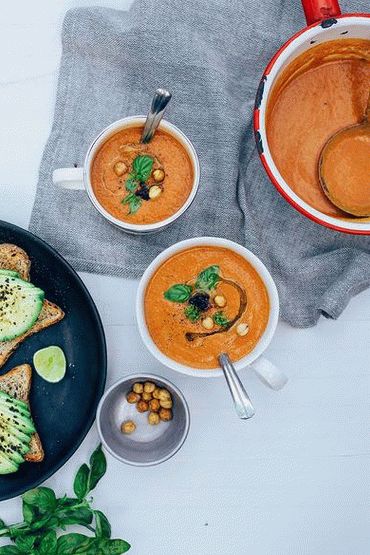 Foto di Gazpacho con glassa di aceto balsamico