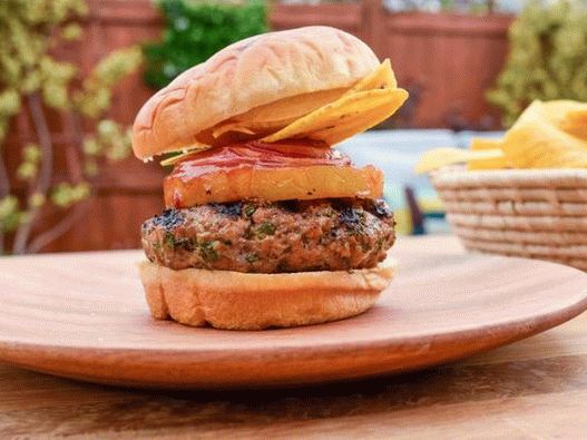 Foto dell'hamburger hawaiano Maui Luau