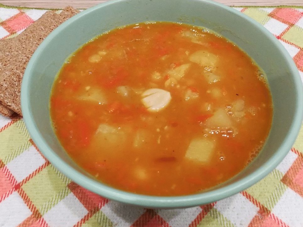 Zuppa di piselli con aglio