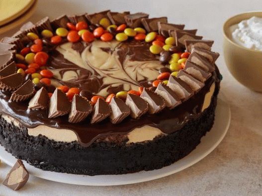 Foto Grand Cheesecake con burro di arachidi e dolci