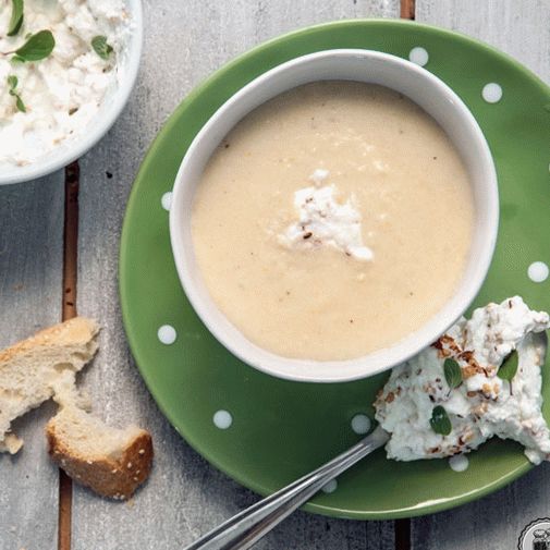 Foto zuppa greca con tragana (pasta secca fatta in casa)