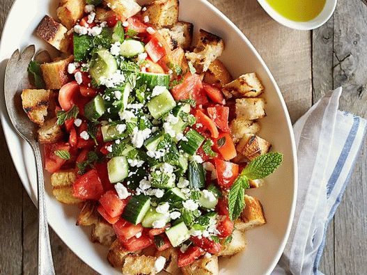 Insalata con griglia per foto