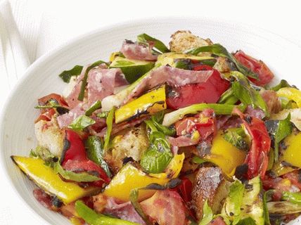 Foto Panzanella Salami Grill Salad