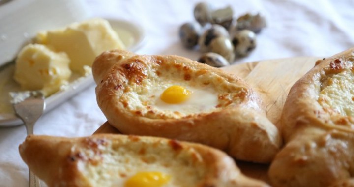 Adjarian Khachapuri