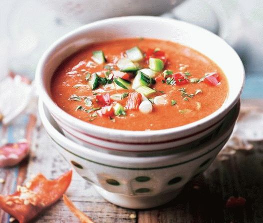 Zuppa fredda di gazpacho spagnola