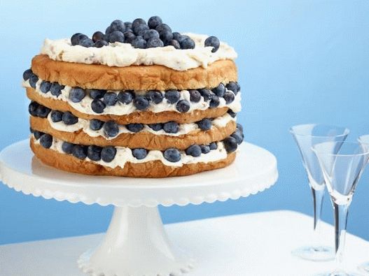 Foto torta italiana con crema di cocco e mirtilli Foto torta italiana con crema di cocco e mirtilli