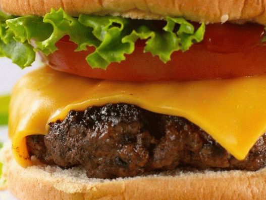 Foto Come cucinare l'hamburger grigliato perfetto