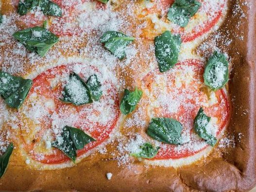 Foto Come cucinare la focaccia all'aria (pane senza farina) Foto Come cucinare la focaccia all'aria (pane senza farina)