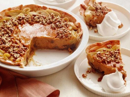 Foto Come fare la torta di mele e zucca con le noci