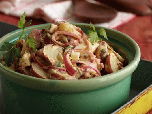 Foto Insalata di patate alla texana con senape e cipolle sottaceto