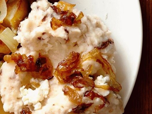 Foto Purè di patate con formaggio di capra e scalogno caramellato