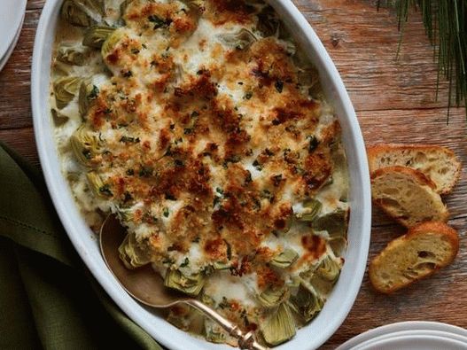 Foto di una casseruola di carciofi ripieni