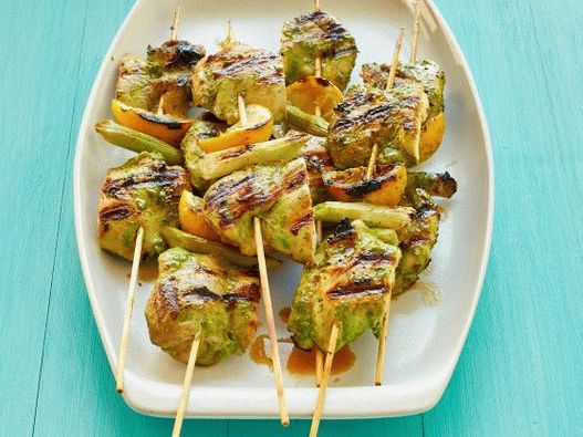 Foto di kebab di pollo alla griglia Foto di kebab di pollo alla griglia