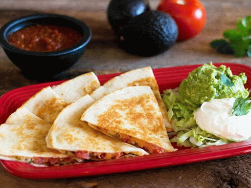 Foto di quesadilla con salsa di tacchino e guacamole