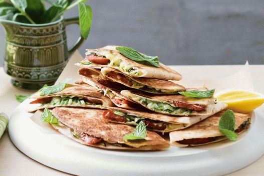 Foto di quesadilla con salsiccia di chorizo