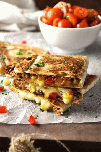 Foto di quesadilla con carne di maiale