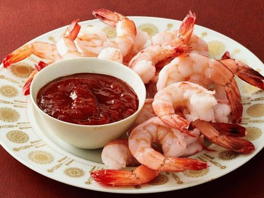 Cocktail di gamberi con salsa piccante allo zenzero