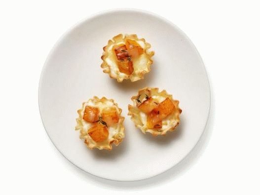 Cestini per foto Filo con ripieno di cagliata e zucca Cestini di pasta fotografica Filo con ripieno di cagliata e zucca