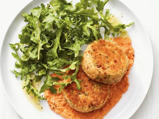 Foto di salsiccia affumicata e cotolette di fagioli