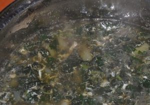 Zuppa di ortiche con uovo