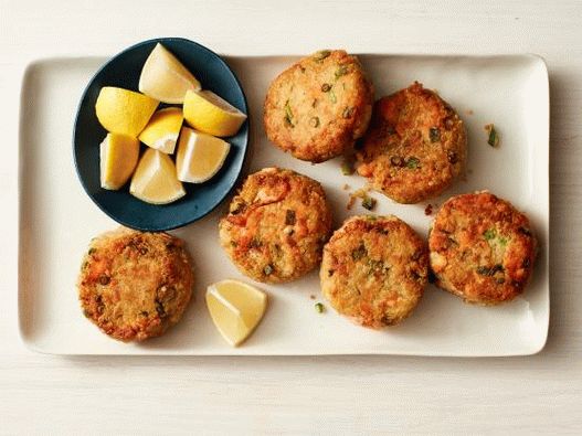 Foto crocchette di salmone affumicato e quinoa